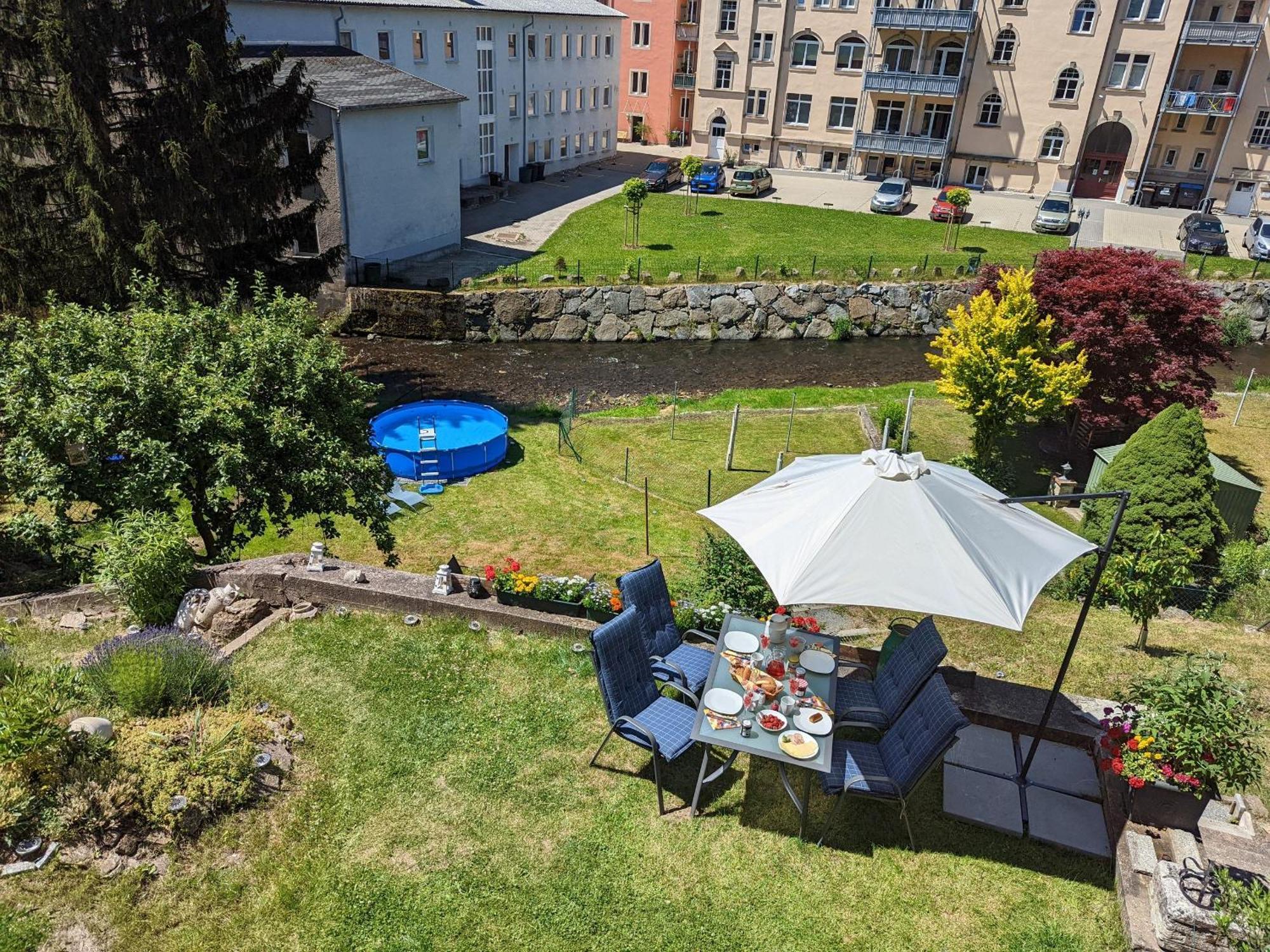 Famzi - Urlaubsmagie - Familienwohnung Mit Gemeinschaftsgarten, -Sauna & -Pool Sebnitz Exterior photo